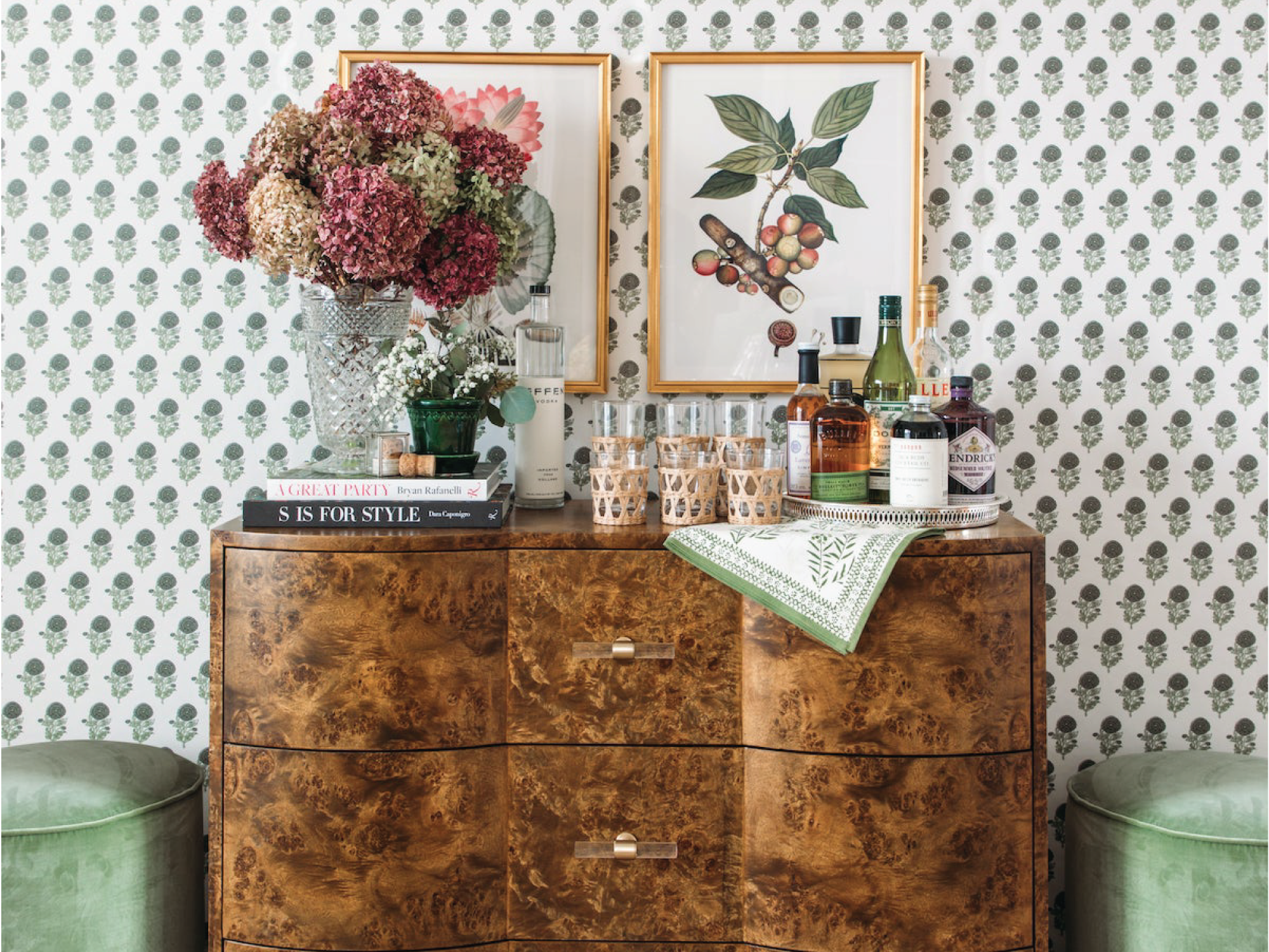 Entryway Styling: A Warm & Merry Welcome