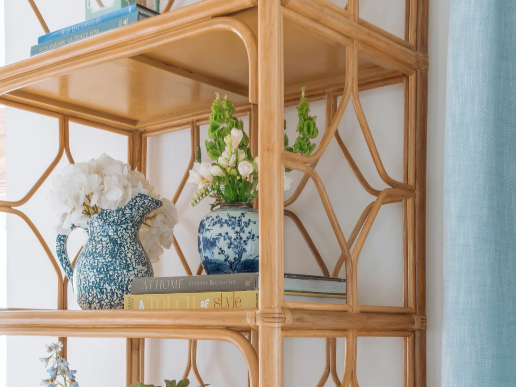 Our Top 4 Tips for a Beautifully Styled Bookcase