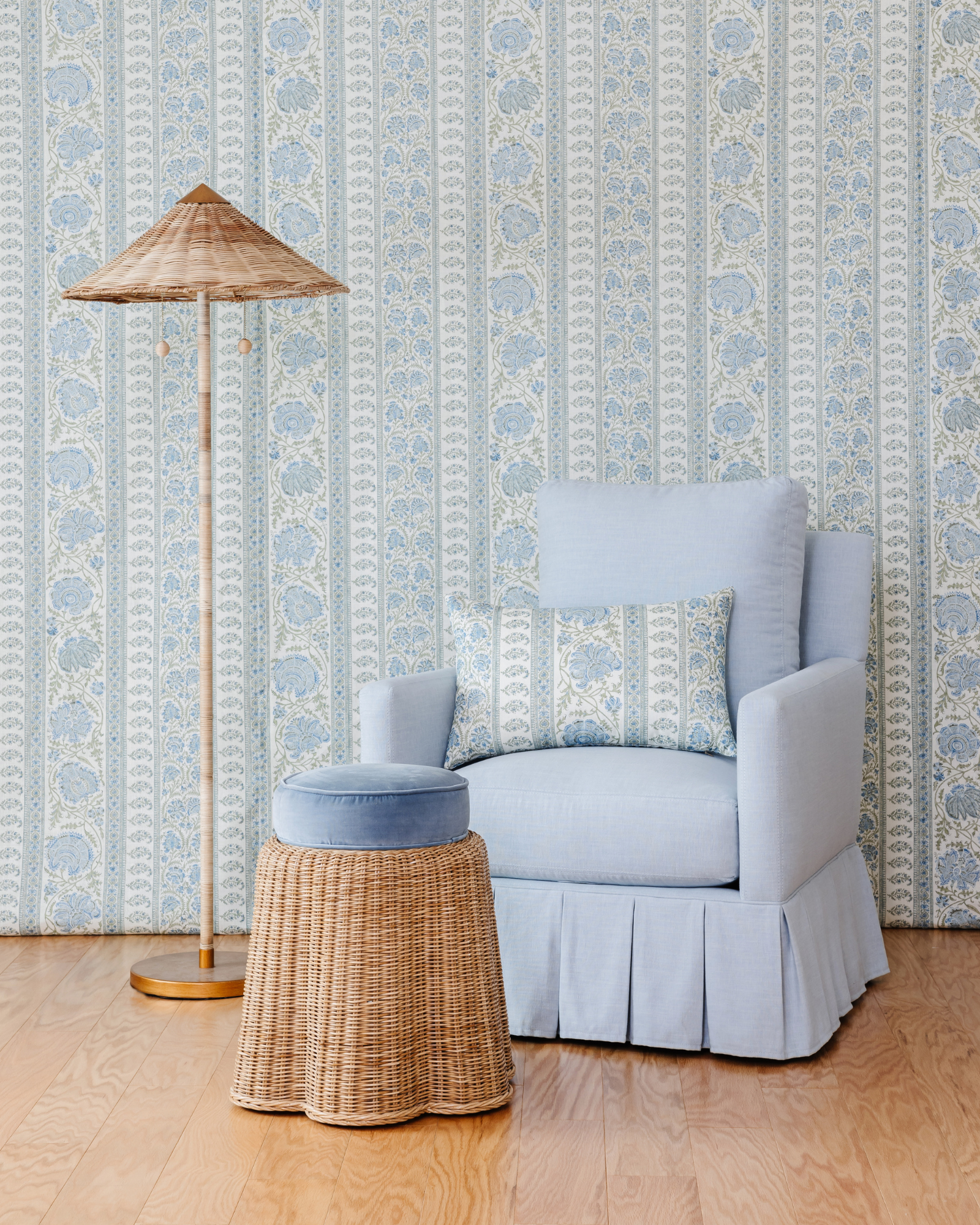 Spencer Pleated Swivel