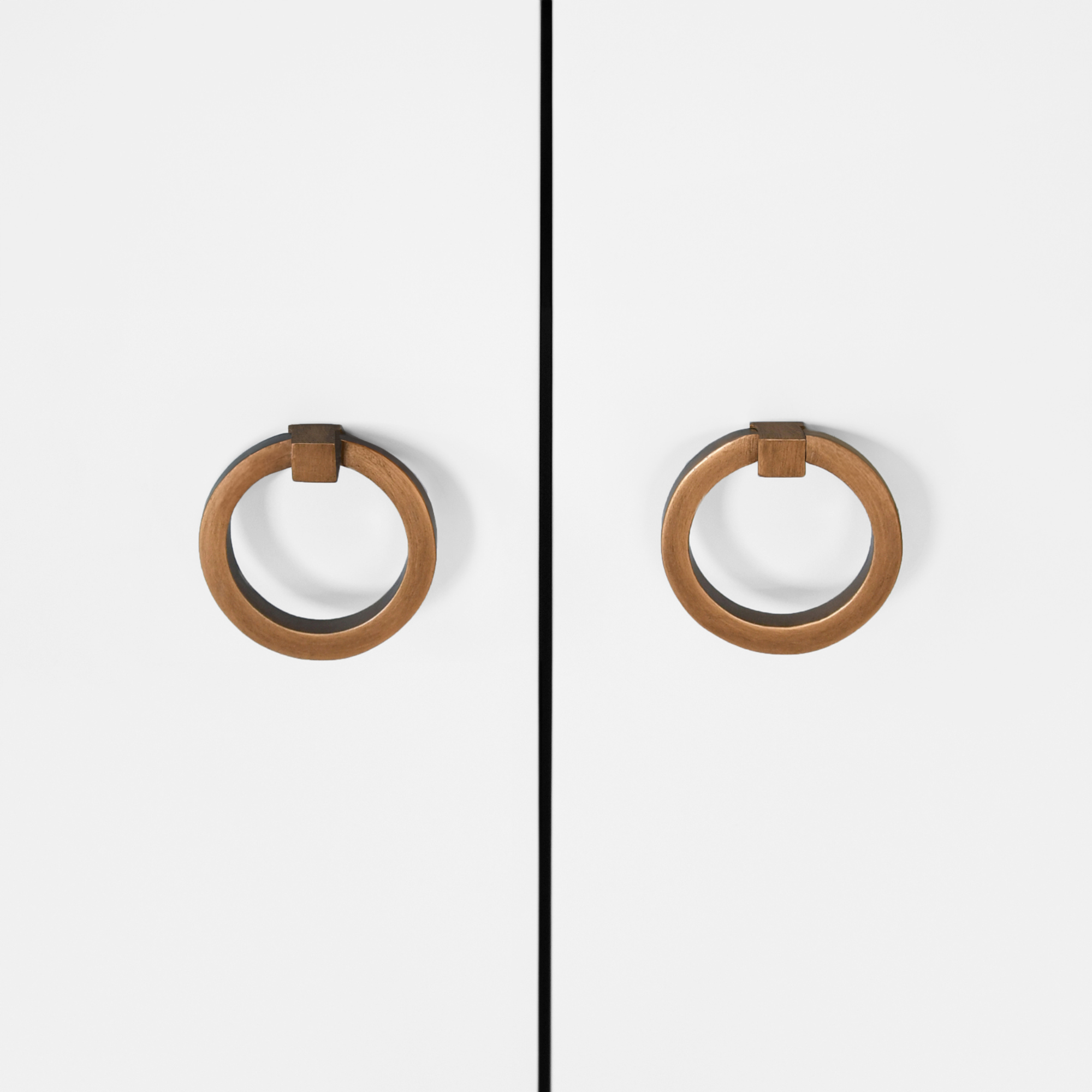 Capri Scalloped Vanity in White