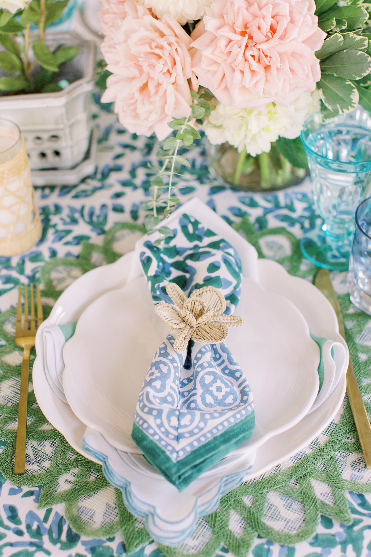 Evergreen Entertaining Accessories & Outfits to Match!