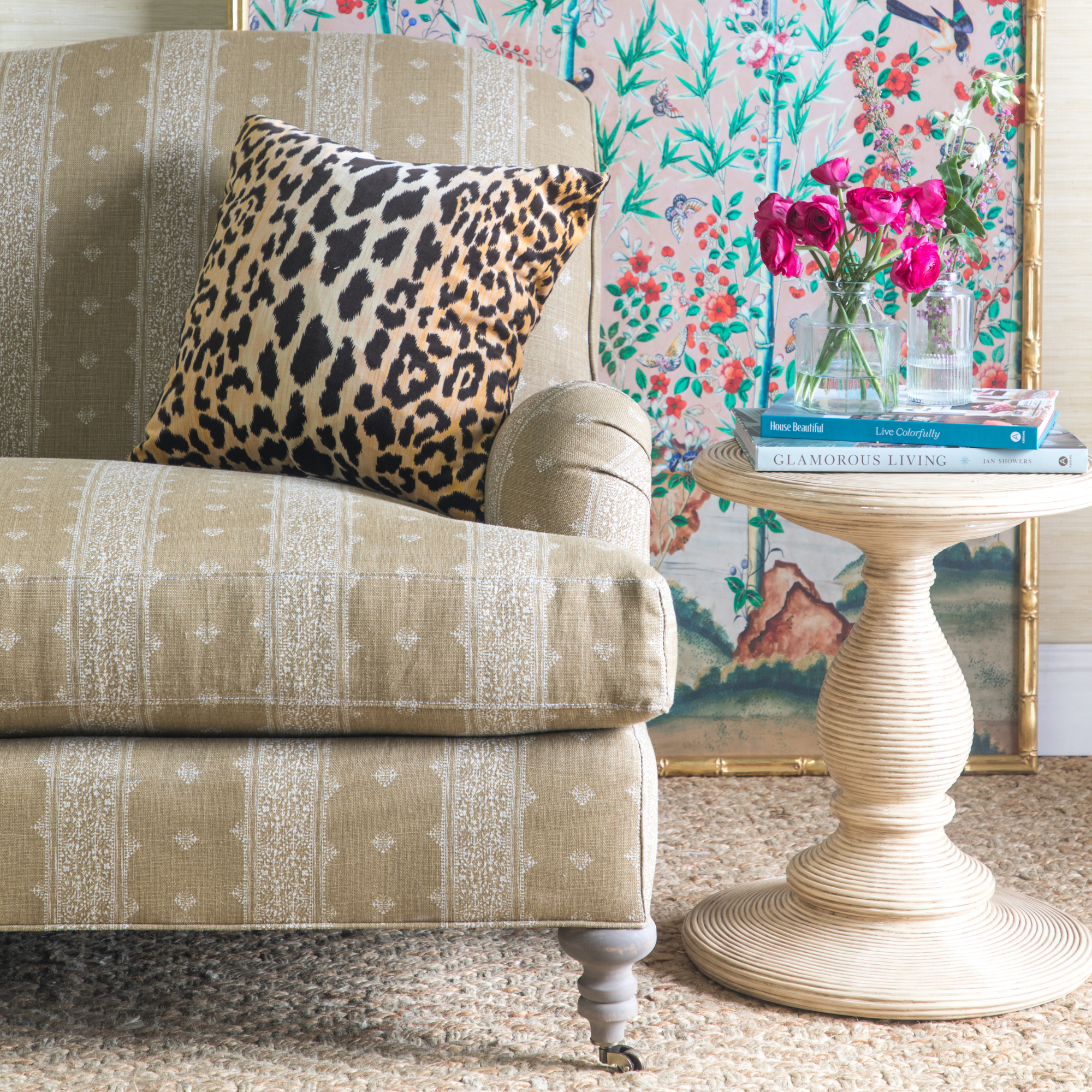 Margot Pedestal Accent Table - Small