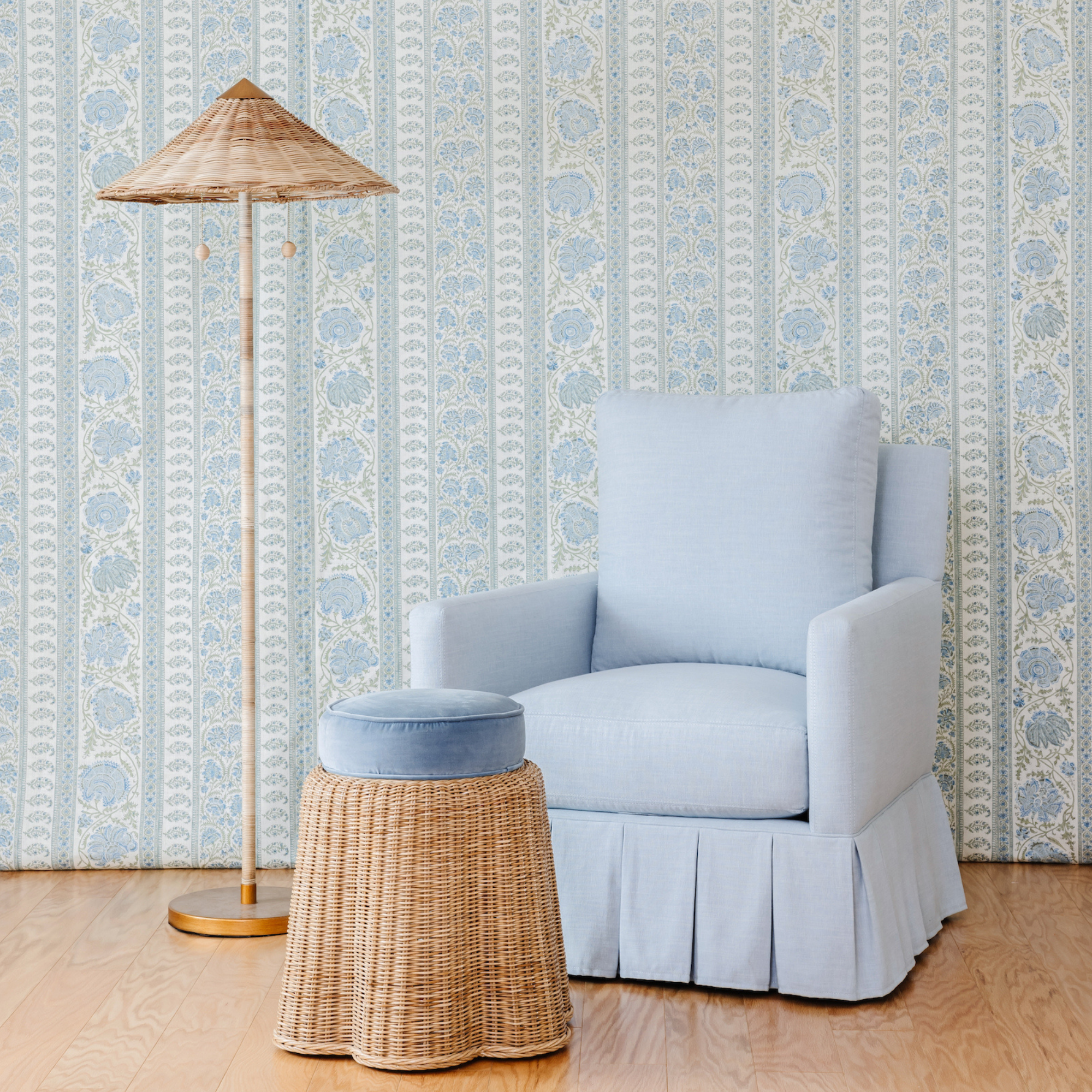 Spencer Pleated Swivel