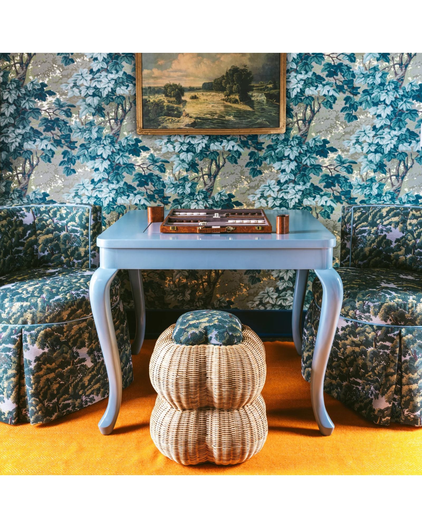 Queen Barrel Back Lounge Chair - Small