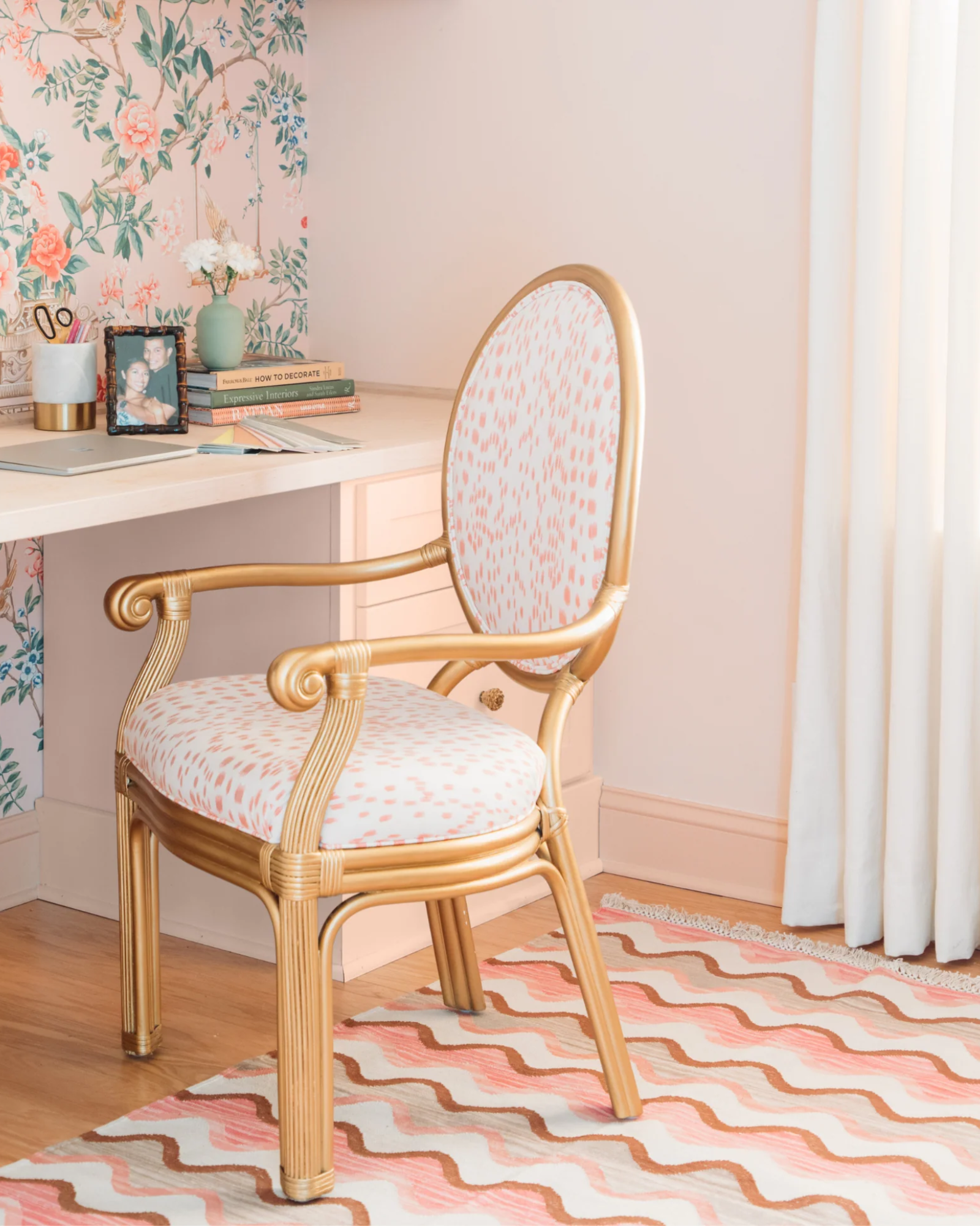 4'x6' Wavy Chevron Dhurrie Rug Pink