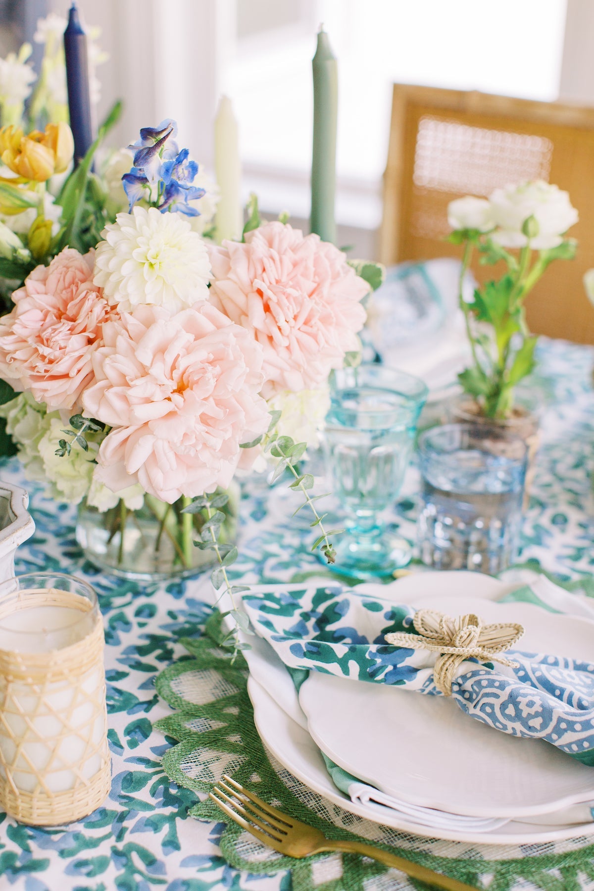 Evergreen Entertaining Accessories & Outfits to Match!