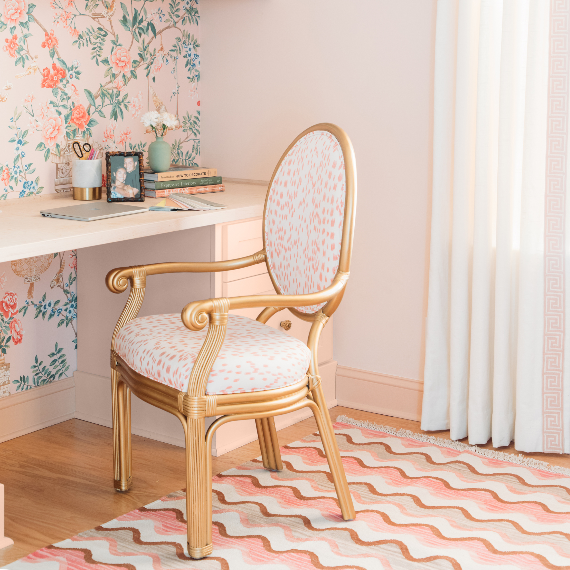 4'x6' Wavy Chevron Dhurrie Rug Pink